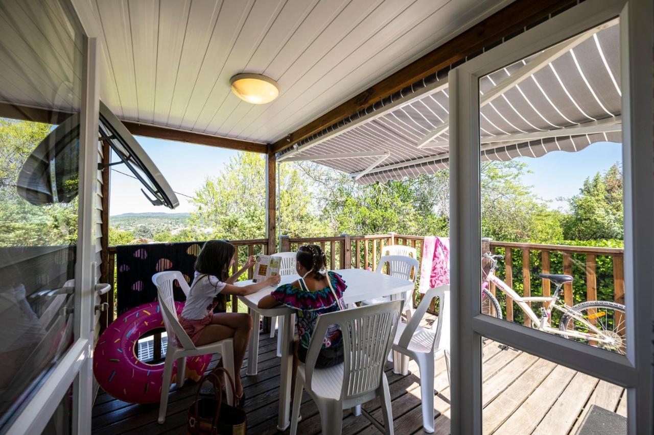 Charmant Camping Familiale 3 Etoiles Vue 360 Plage Piscine A Debordement Empl Xxl Labeaume Exterior foto
