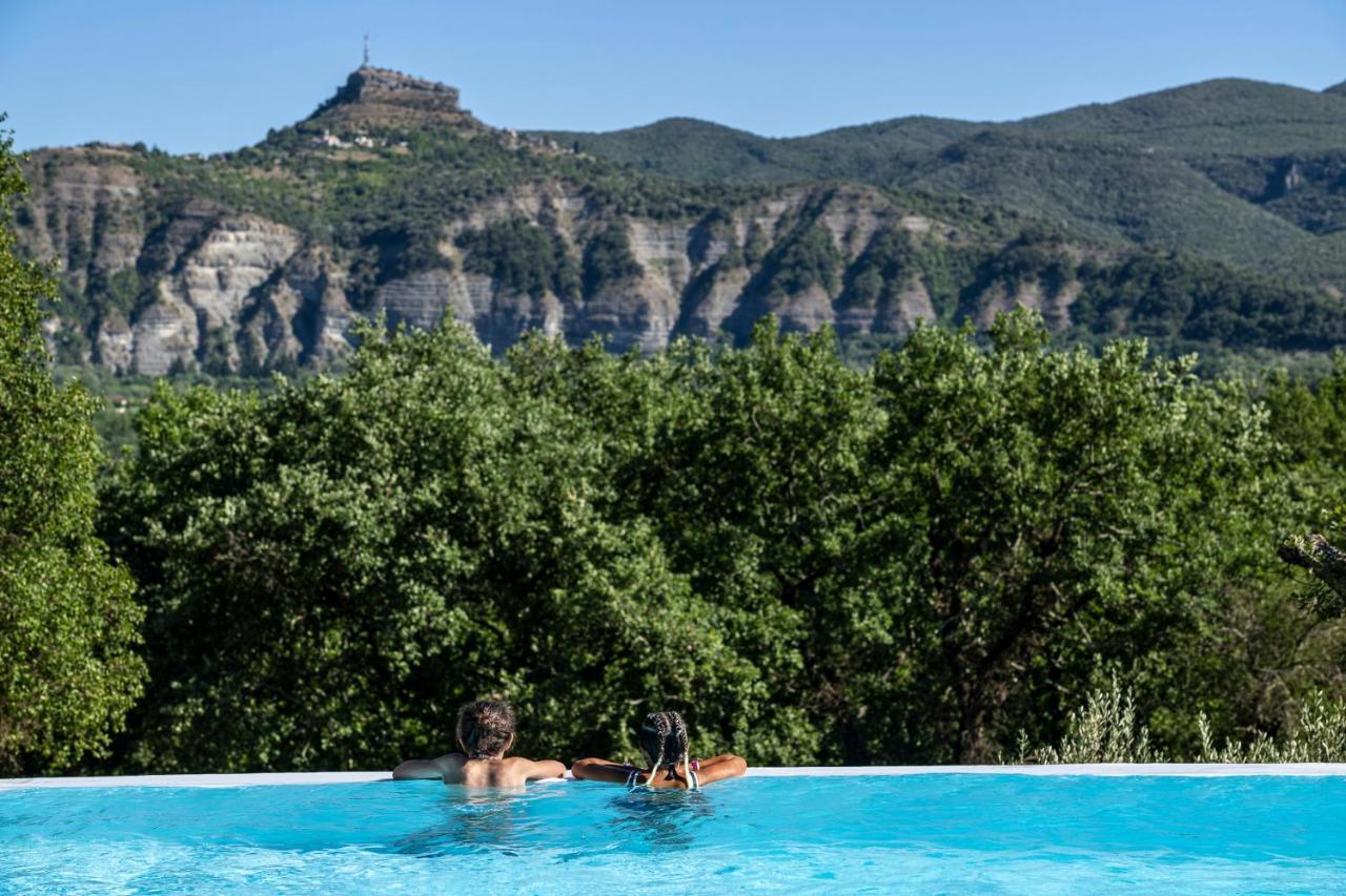 Charmant Camping Familiale 3 Etoiles Vue 360 Plage Piscine A Debordement Empl Xxl Labeaume Exterior foto