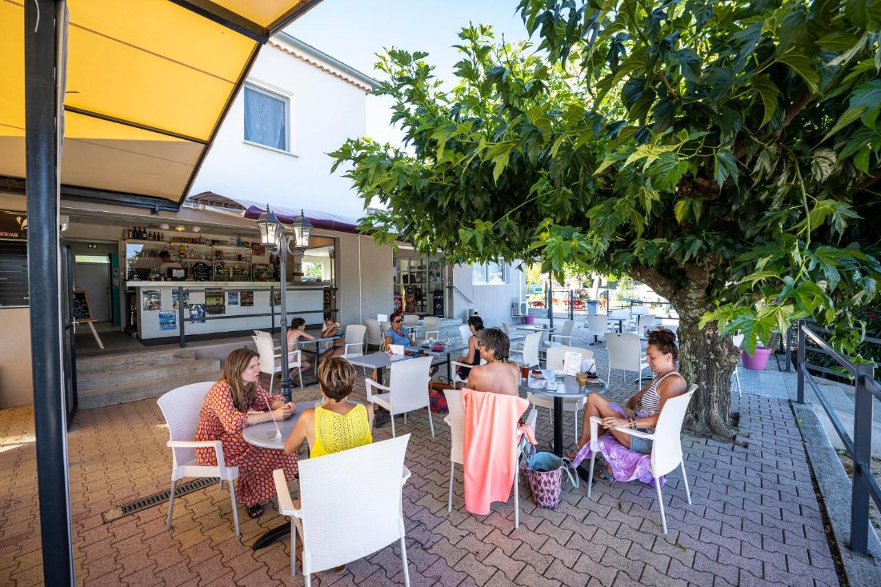 Charmant Camping Familiale 3 Etoiles Vue 360 Plage Piscine A Debordement Empl Xxl Labeaume Exterior foto