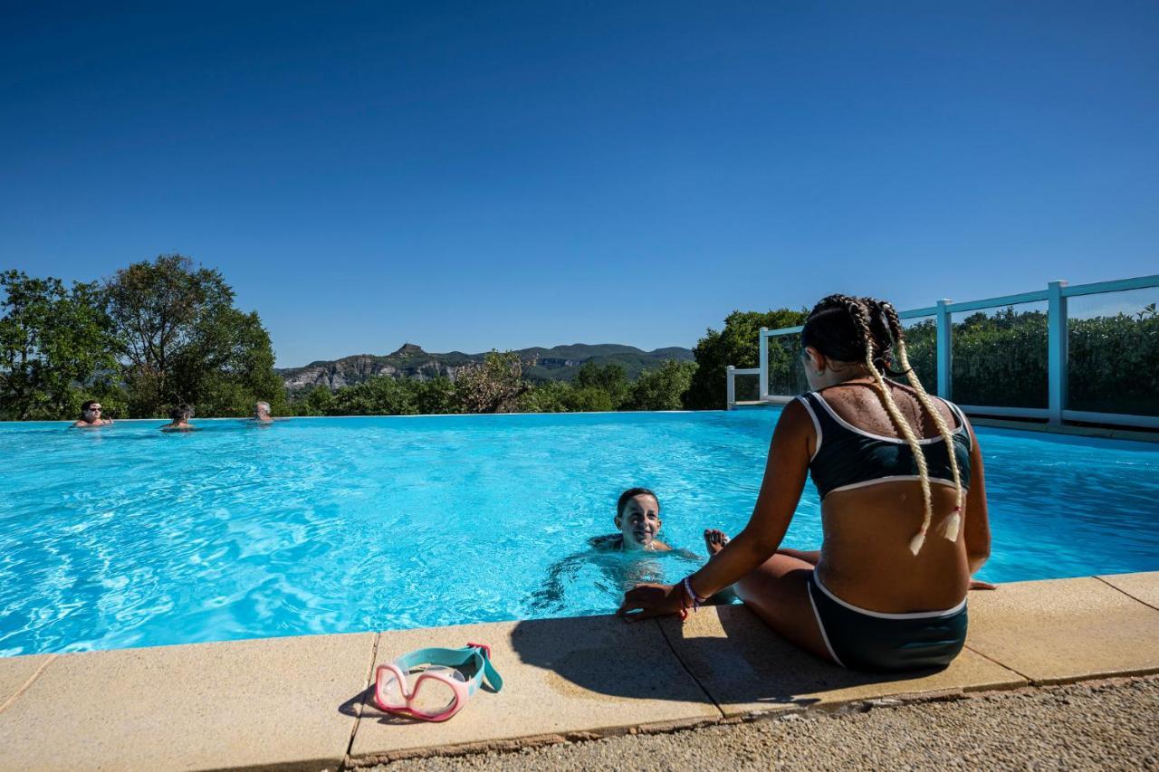 Charmant Camping Familiale 3 Etoiles Vue 360 Plage Piscine A Debordement Empl Xxl Labeaume Exterior foto